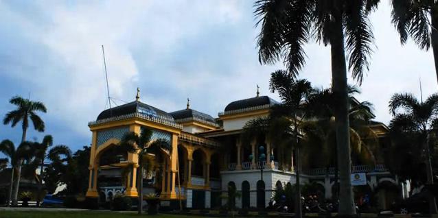istana maimun sejarah medan